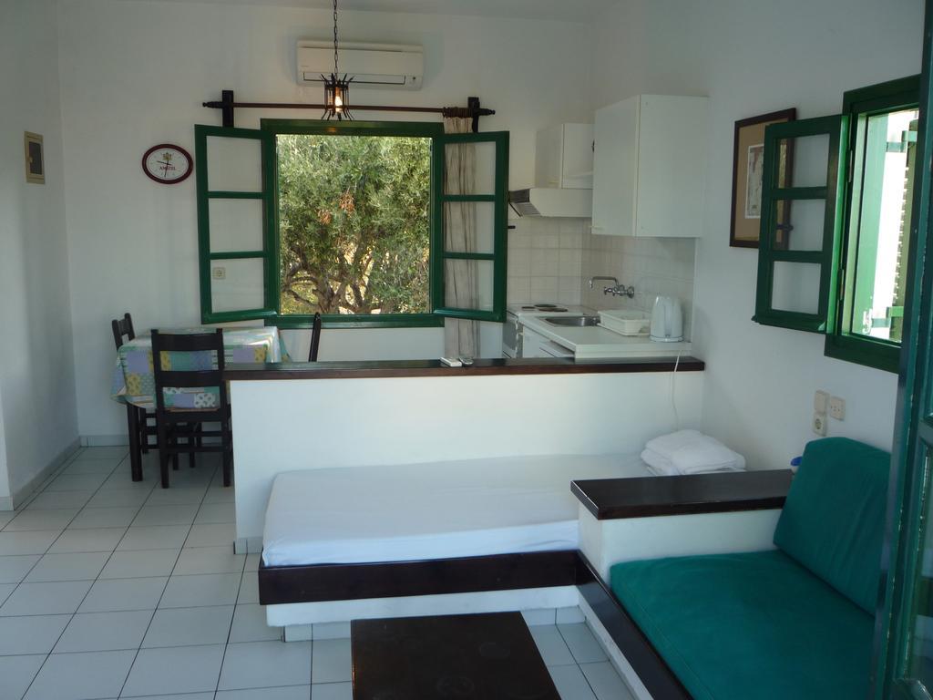 Sirius Apartments Hersónissos Chambre photo