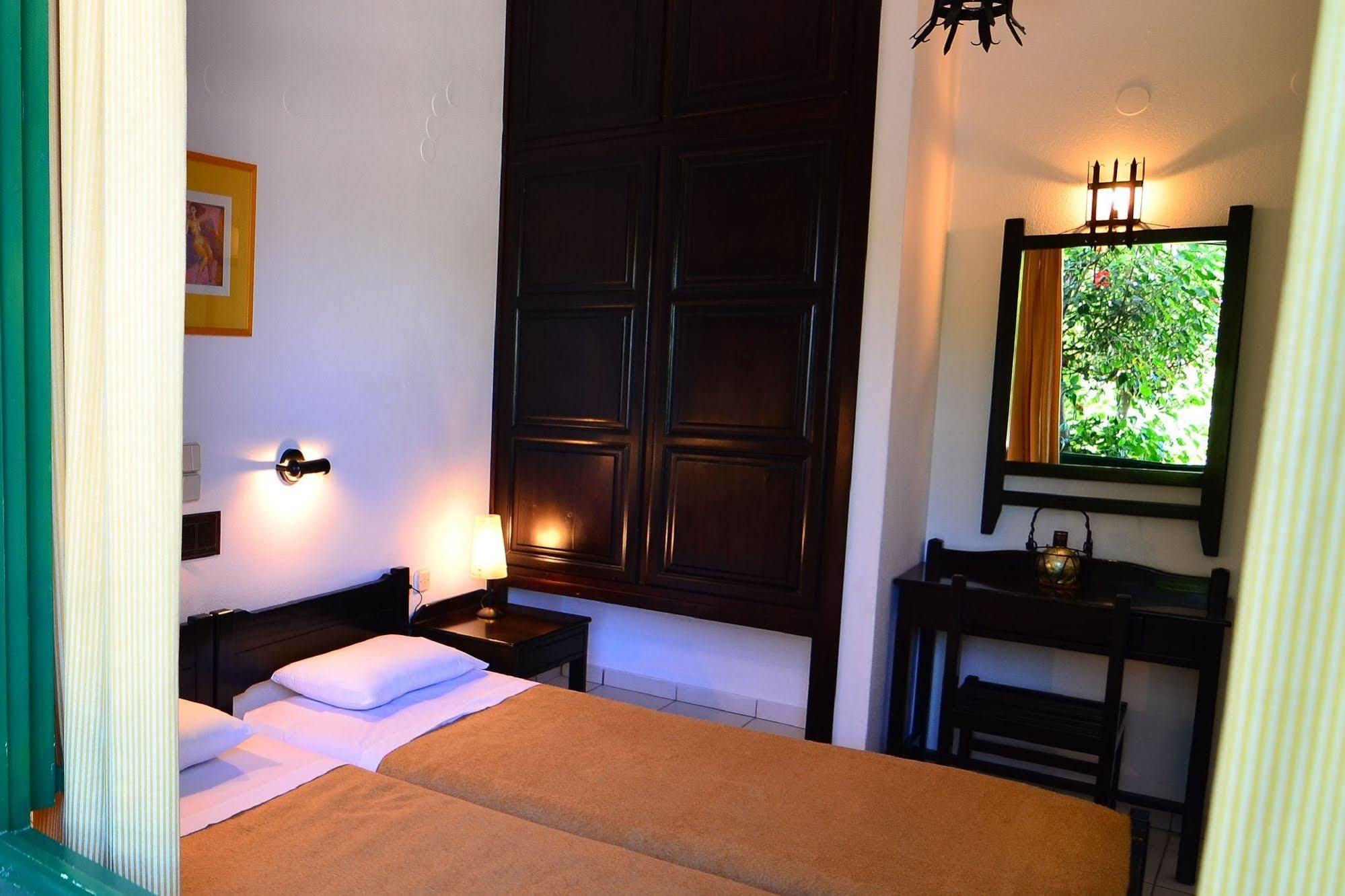 Sirius Apartments Hersónissos Extérieur photo